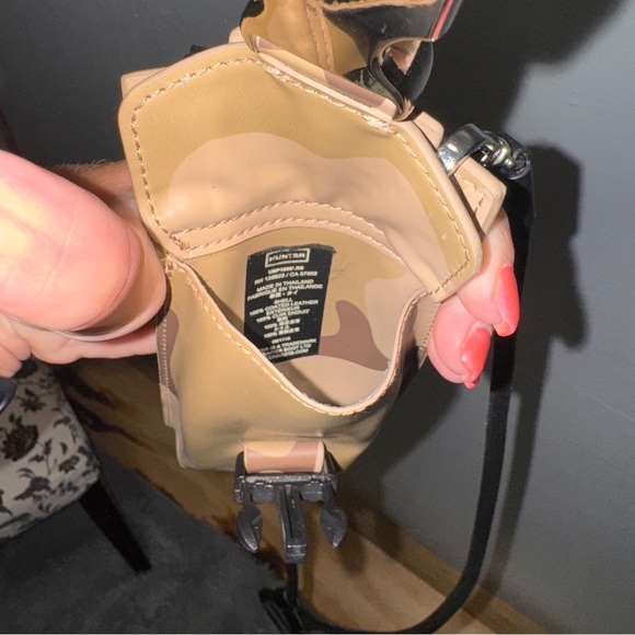 Hunter Beige Phone Bag - Picture 5 of 5